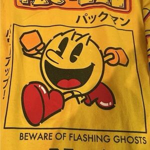 Pacman VTG Style Arcade TShirt Yellow Mens Small Graphic Print Front and Sleeves